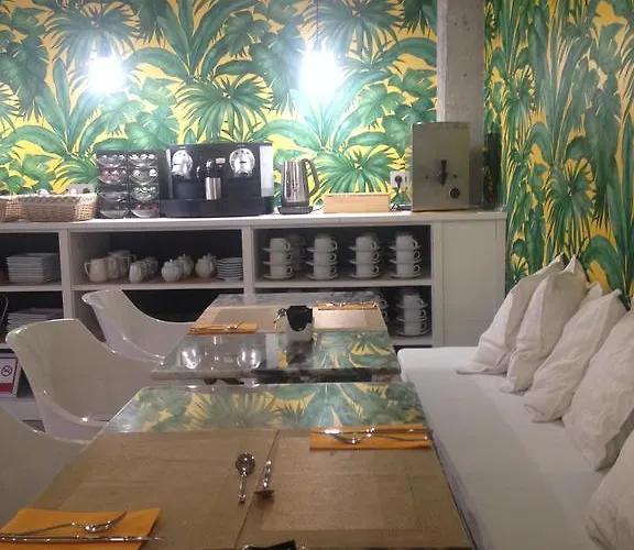 Hotell Art (adults Only)