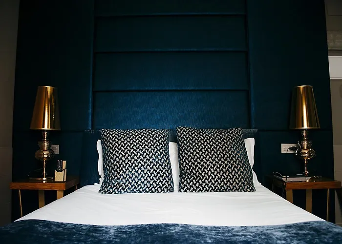 Art (adults Only) Hotell 3*